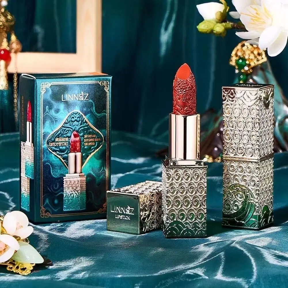 Szminka w stylu vintage z rzeźbionym piórem feniksa, nieprzywierająca, w stylu narodowym, matowa, aksamitna, w stylu retro, balsam do ust, makijaż ust.