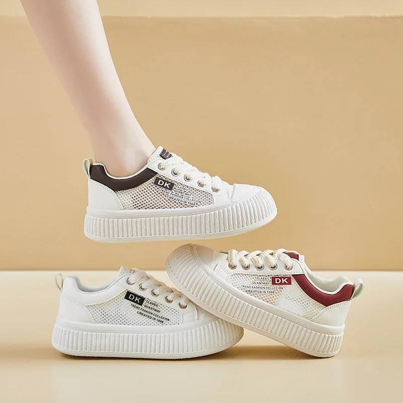 Zapatos informales de malla transpirable para mujer, calzado pequeño blanco con suela gruesa, a la moda, novedad de 2024