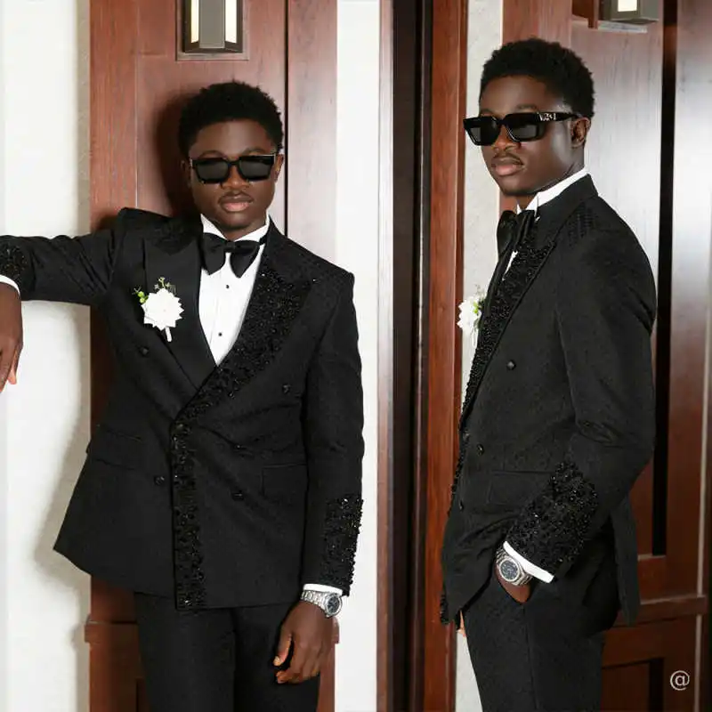 

Handsome Crystals Men Wedding Tuxedos Double Breasted Peaked Lapel Pant Sets Loose Fit 2 Pieces Customized Trajes Para Hombre