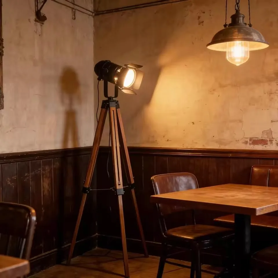 Lámpara de pie de madera, lámparas industriales LED, pantalla de lámpara para Loft roja/negra, lámpara de pie rústica Vintage para sala de estar, oficina, estudio