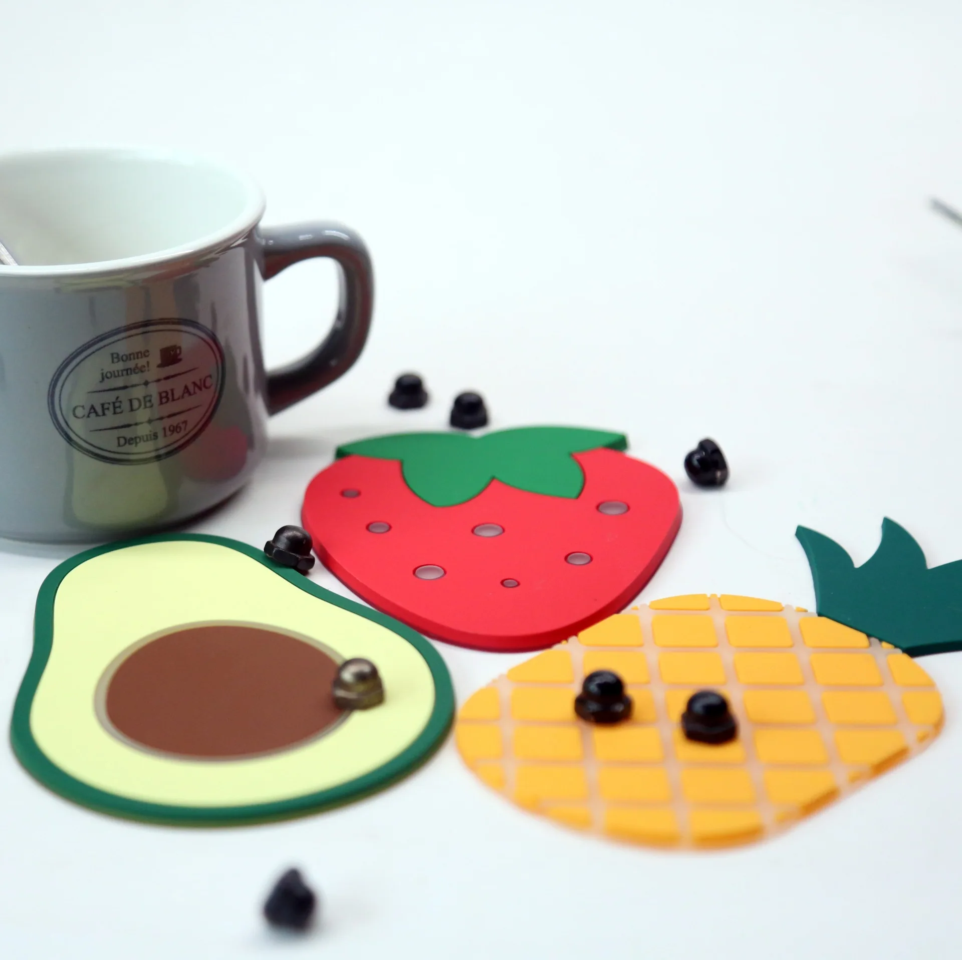 

Non-slip silicone teacup pad, creative fruit insulation, strawberry, pineapple, avocado, soft glue coaster