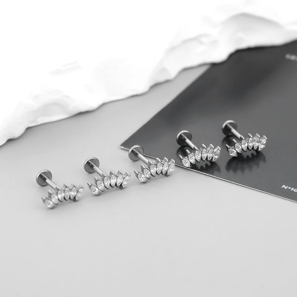 1 قطعة التيتانيوم زركون وأقراط الزنمة اللولب ثقب داخليا الخيوط Labret ثقب الشفاه الدائري للنساء