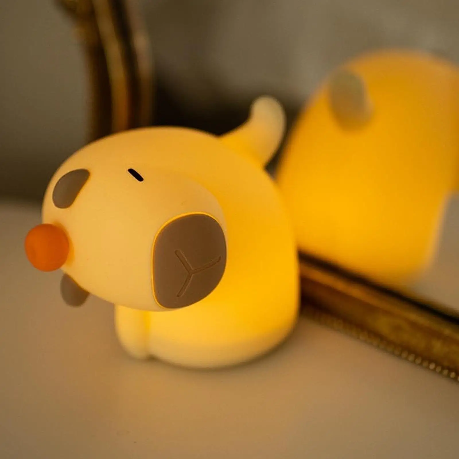 Luz noturna decorativa de capivara para dormir no quarto de mesa