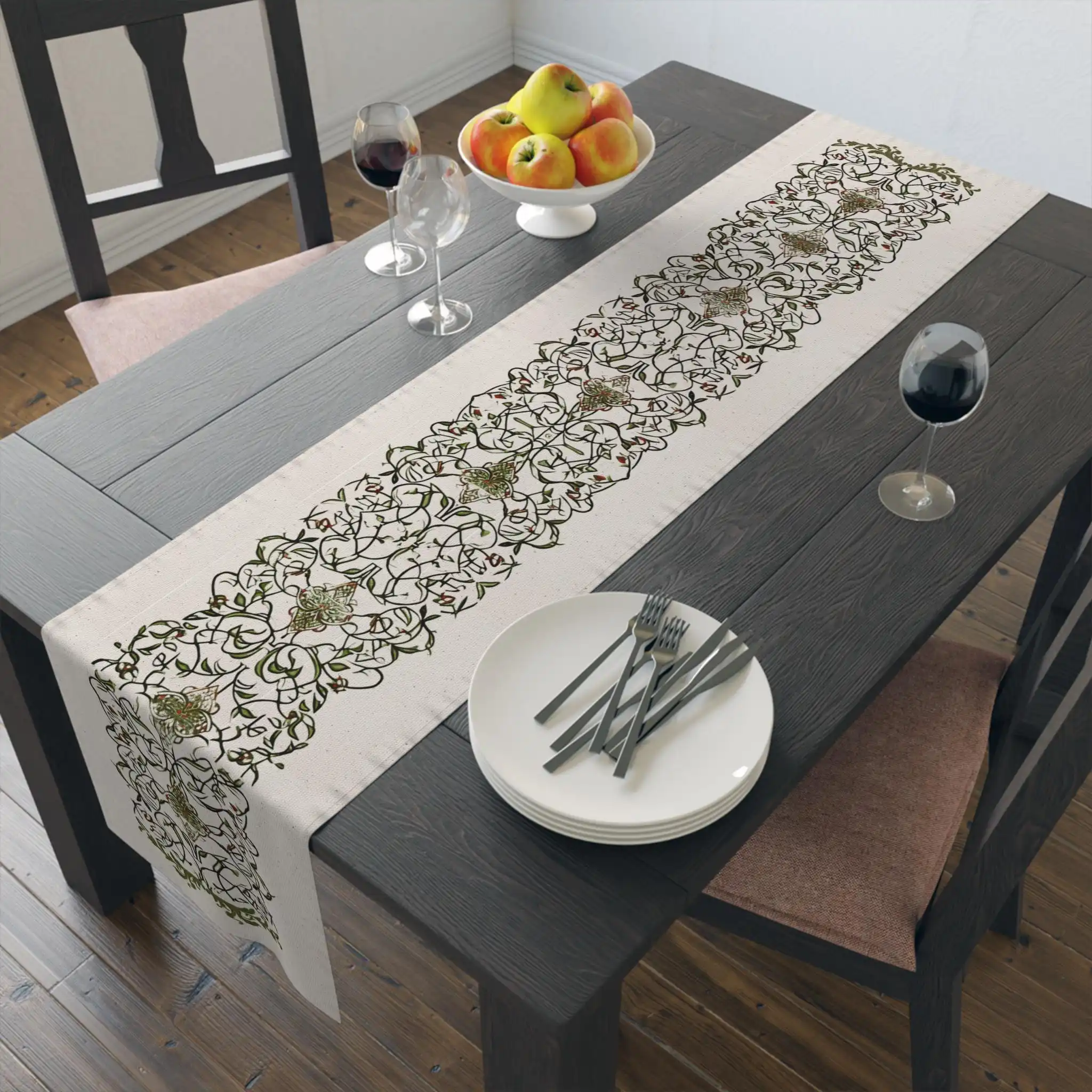 Faux Medieval Royal Table Runner, Vintage Crest Pattern Castle Gothic Kitchen Dining Room Table Scarf Holiday Party Decor