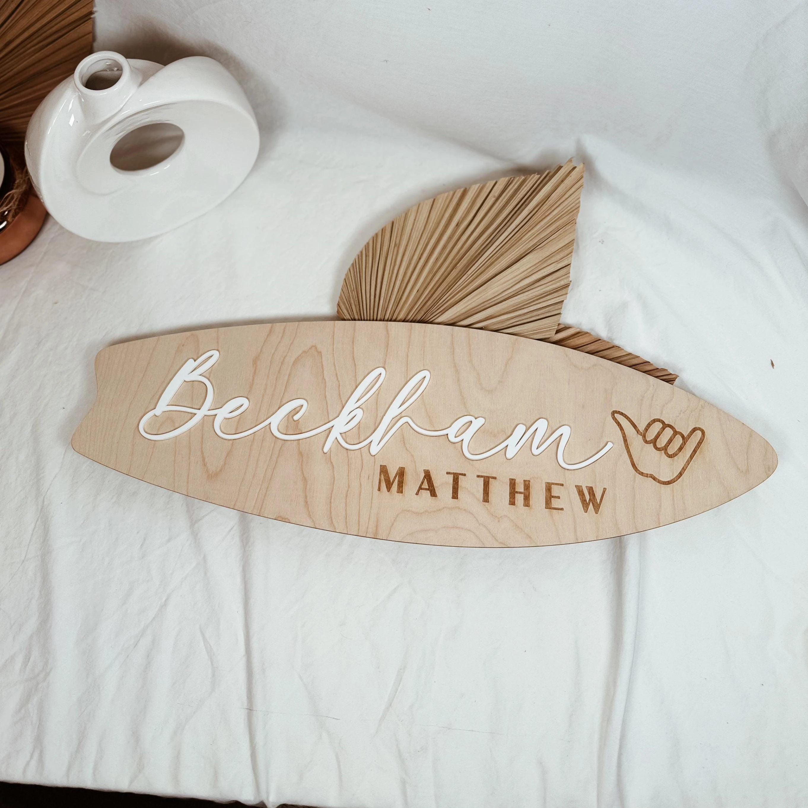 1Pc Custom Ocean Surfboard design Wooden Name Plaque,Baby Shower Beachy Themed Kids Room Door Decor,Birthday Wedding Gift