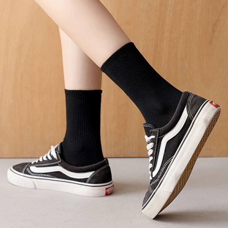 Women Cotton Socks 3pairs/lot Vintage Classic Middle Tube Socks Autumn & Winter Male Socks Girl Fashion Couple Long White Socks