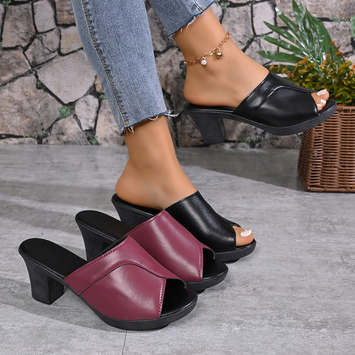 

*2026 Fashionable Selling Sexy Elegant Banquet High-heeled Slippers Women's Summer Round Square Heel Comfortable Casual Slippers
