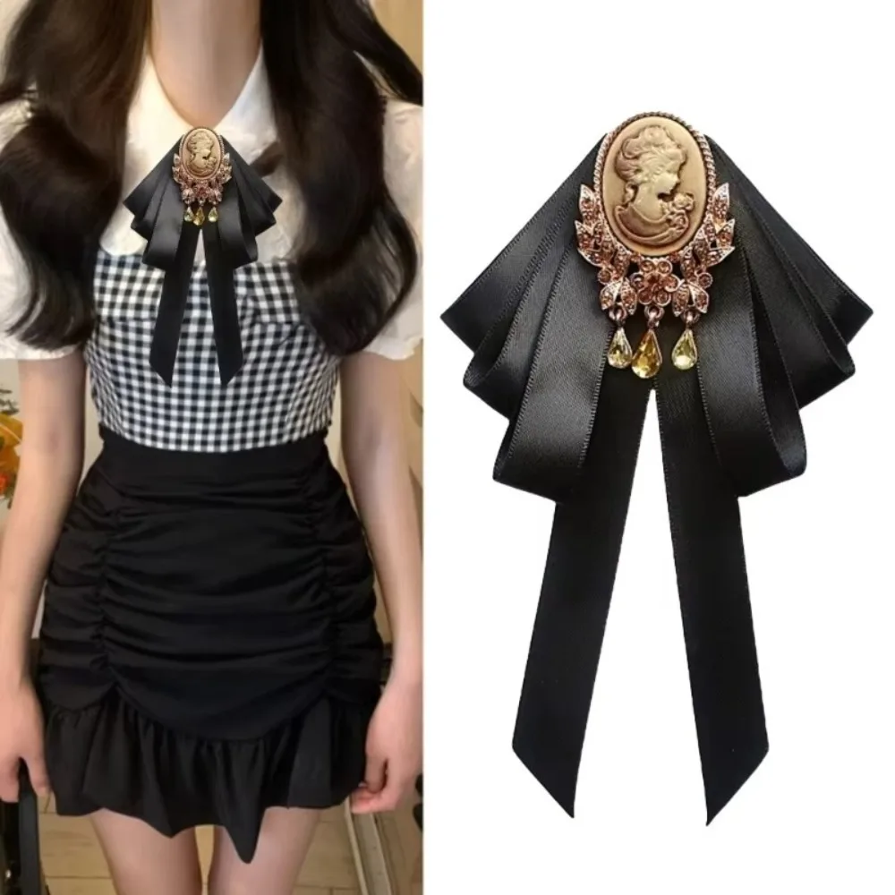 Vintage Lady Portrait Bowknot เข็มกลัด Pin ผู้หญิง Professional Bow เสื้ออังกฤษยุคกลางสไตล์คริสตัลเครื่องประดับ Bowtie ปรับ