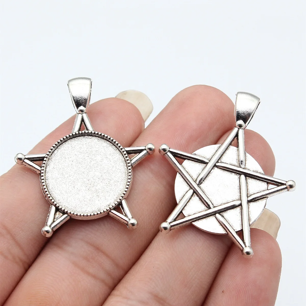 WYSIWYG 4pcs Inner Size 20mm Antique Bronze Color Antique Silver Color Round Star Style Cameo Cabochon Pendant Base Setting