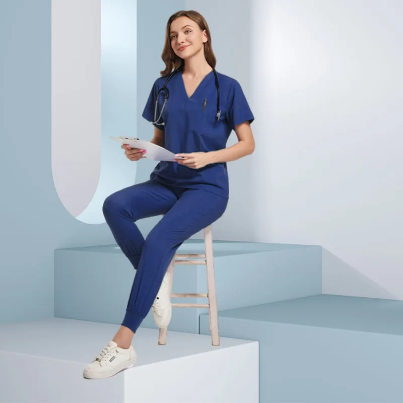 Vendita calda di alta qualità Uniforme ospedaliera Top e pantaloni all'ingrosso Taglie forti Set di uniformi per scrub infermieristico per donne mediche