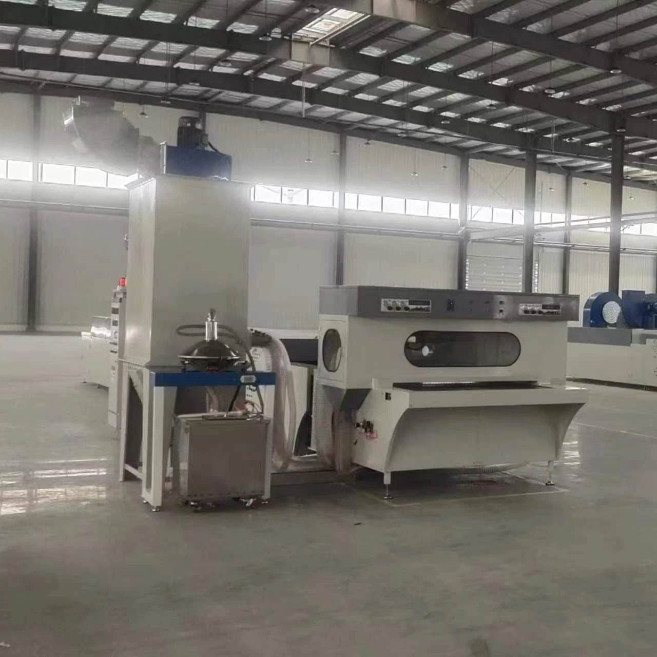 Linea di verniciatura a polvere per pastiglie freno Linea di verniciatura a spruzzo automatica Macchina per asciugare la verniciatura