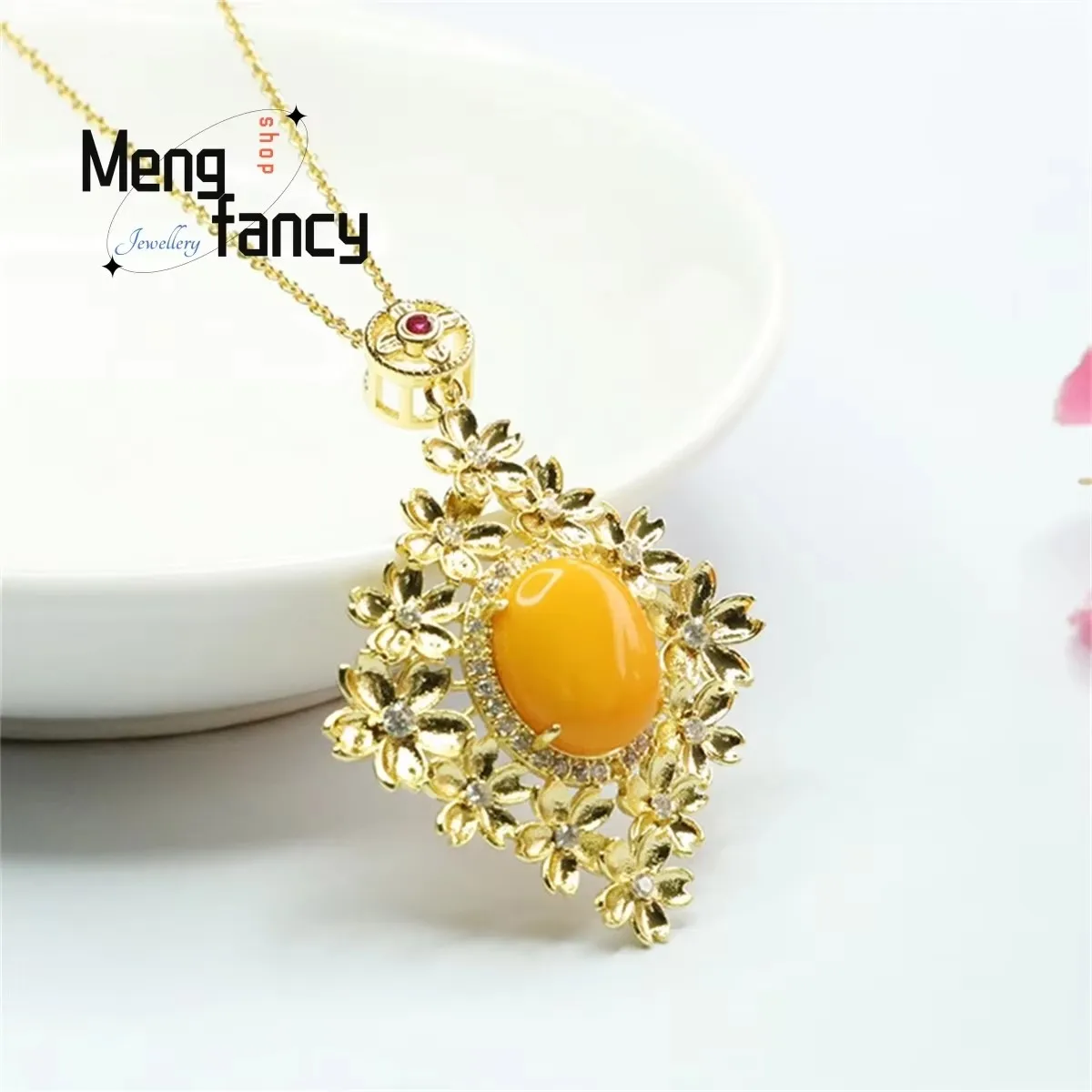 Natural Honey Wax Amber Flower Necklace Simple Generous Personalized Fashion Light Luxury Versatile Best Selling Beauty Jewelry