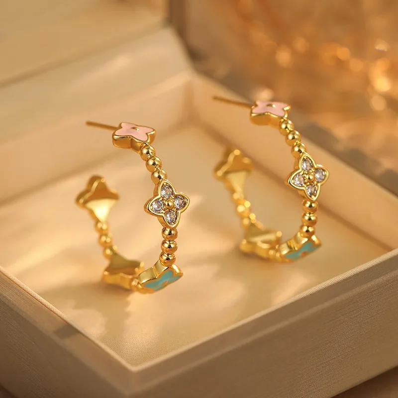 

Классические серьги-цветы с цирконом в форме буквы «С», модный дизайн «Четырехлистный клевер», легкая роскошь, высокий класс, универсальный стиль для женщин