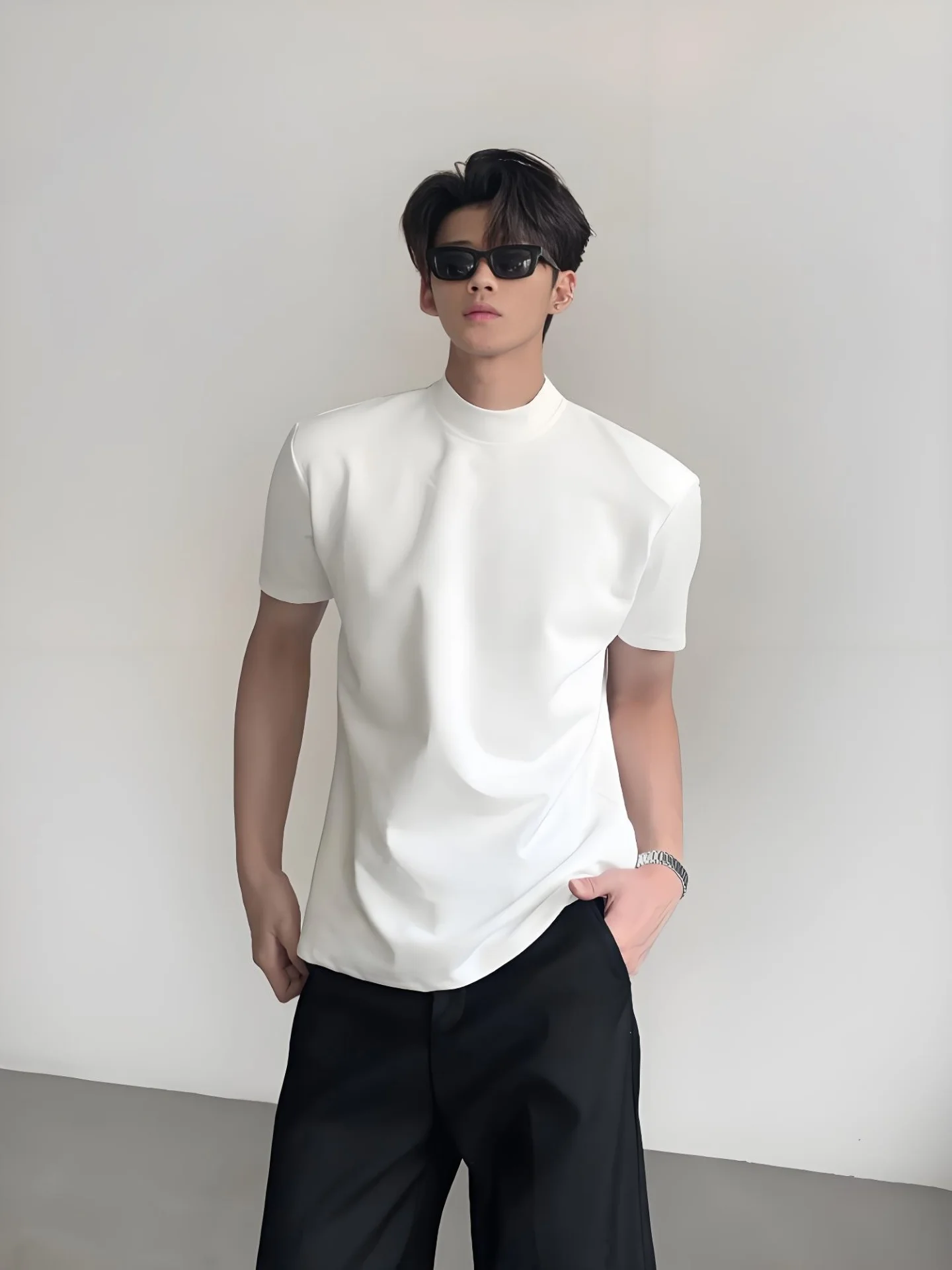 Cleanfit Pure Color Basic Short Sleeve T-Shirt Shoulder Pad Design Slim Fit Unisex Inner Wear Casual Fashion Cotton Polyester...