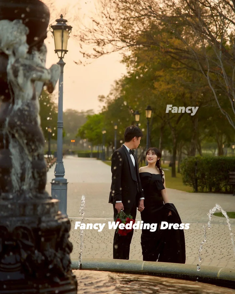 Ausgefallenes einfaches One-Shoulder-Korea-Hochzeitskleid für Fotoshootings, Meerjungfrau, elastischer Satin, Abendkleider, Rückenkorsett, individuell gestaltet