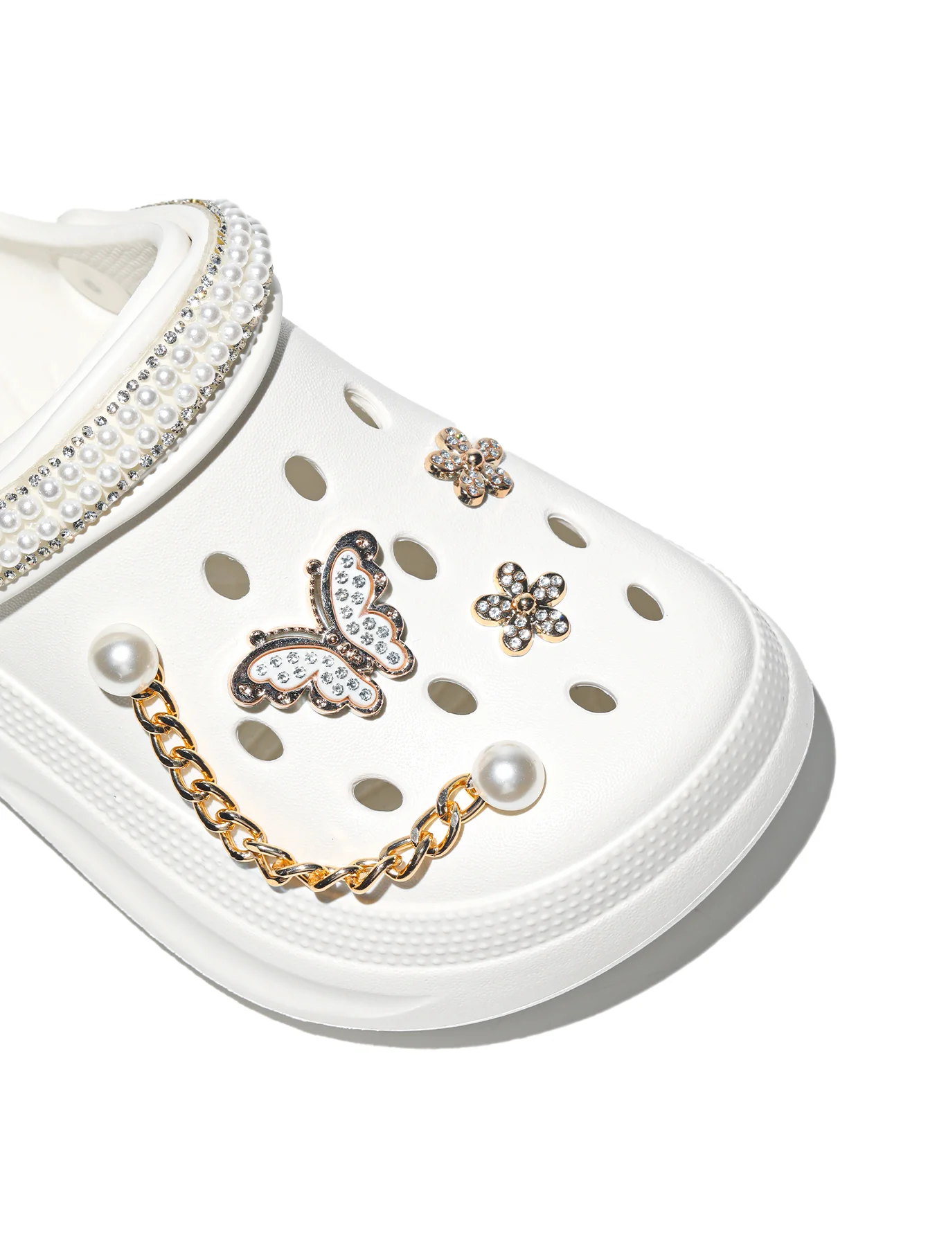 Kinder Slip-On Clogs und Pantoletten - Atmungsaktive, Wasserdichte EVA-Gartenschuhe mit Dekorativer Kette für Strand und Alltag 168 – Detail 4