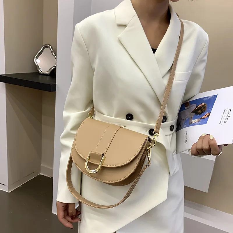 2024 New handbag luxury brand women\'s crossbody bag, retro texture single shoulder underarm saddle bag