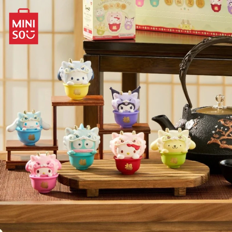 Miniso Sanrio familia dragón serie caja ciega figura de moda adorno de escritorio Hangyodon Hello Kitty juguete para niños regalo de cumpleaños