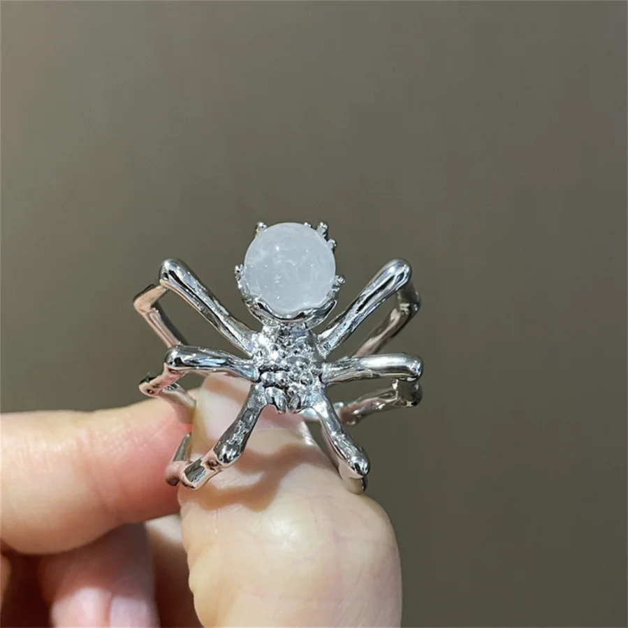 Gothic Spider Ring for Woman Charm Punk Aesthetic Grunge Couple Ring Vintage Cool Stuff Party Designer Jewelry Anillos Mujer