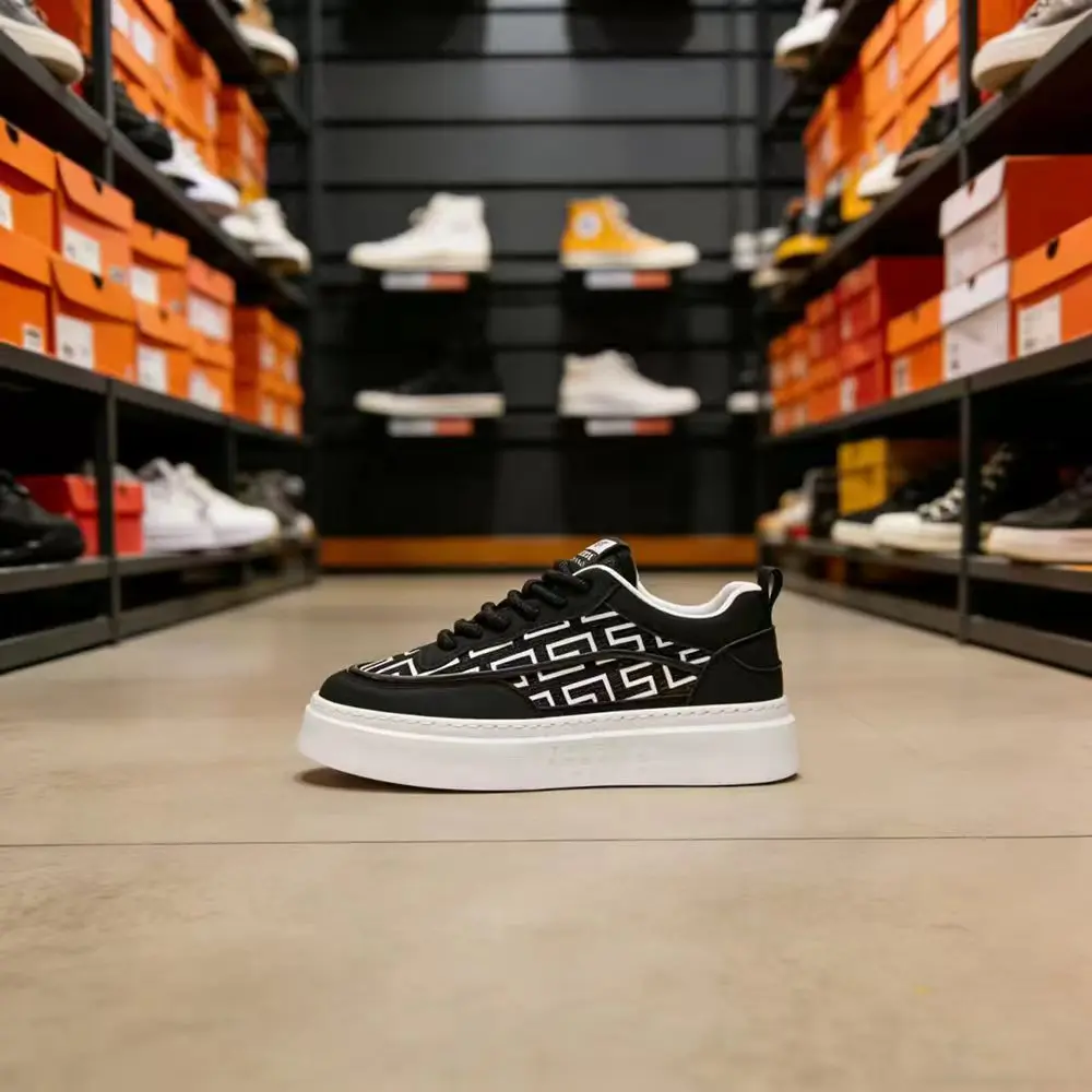 

Men's Board Shoes Outdoor Casual Sports Walking Shoes Anti-slip Men's Shoes Breathable Vulcanized Shoes Thick Sole Student Shoes