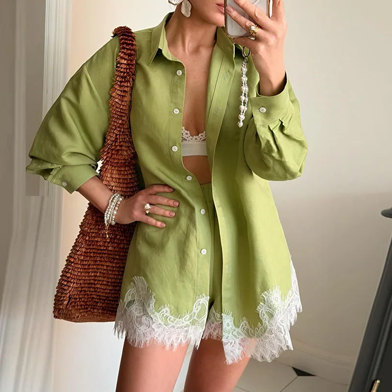 

Элегантный женский костюм с кружевными вставками: новая рубашка с отложным воротником и длинными рукавами и шорты, повседневный комплект из 2 предметов, свободный крой, с карманами, для повседневной носки