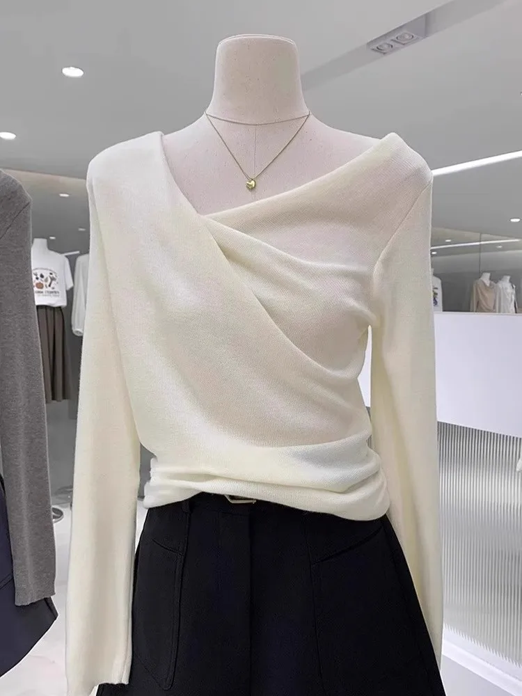 เสื้อไหมพรมถักทรงเข้ารูปสำหรับผู้หญิง คอวี ใส่เป็นเสื้อตัวในหรือเสื้อตัวนอกได้ เหมาะสำหรับฤดูใบไม้ร่วงและฤดูหนาว สไตล์ลำลอง ความยาวปกติ