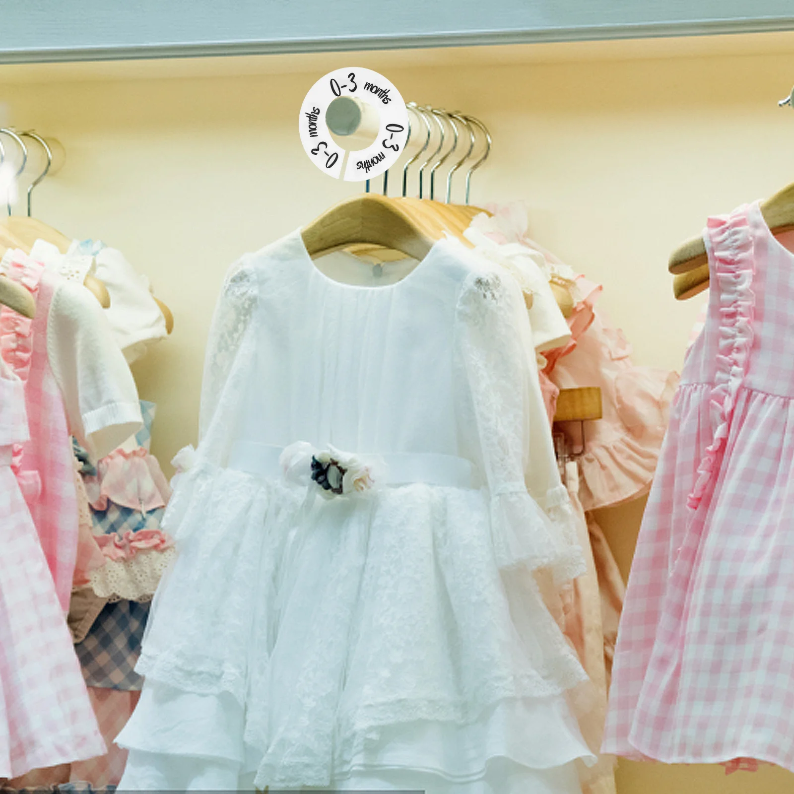 

2Sets Closet Dividers Clothes Size Organizers Plastic Size Signs Closet Storage Space Saver for Clothes Clothing Dividers