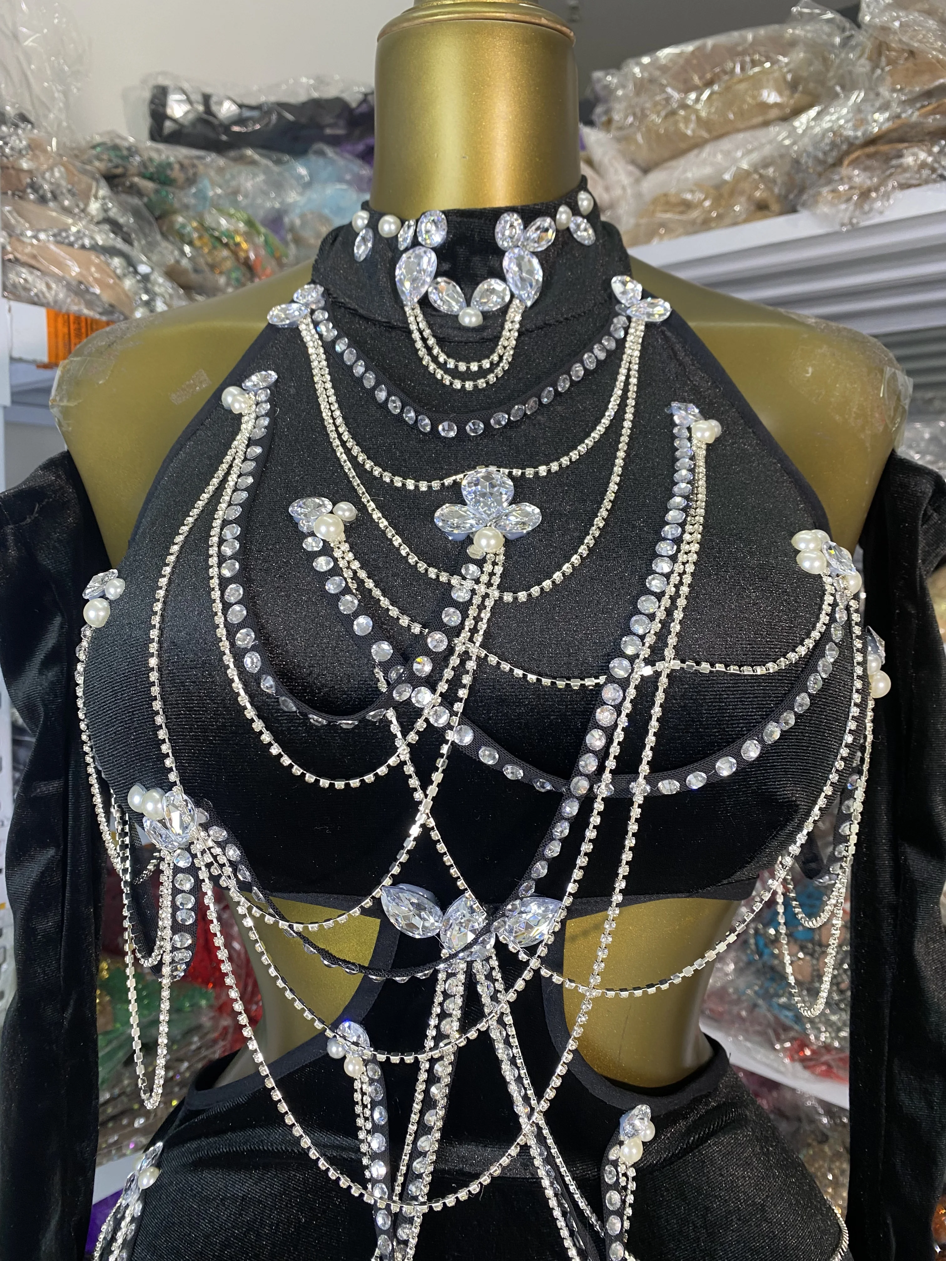 Vrouwen Luxe Avond Club Feestjurk Zwart Fluwelen Halter Strass Diamanten Ketting Uitgesneden Lange Jurk Met Handschoenen Groothandel