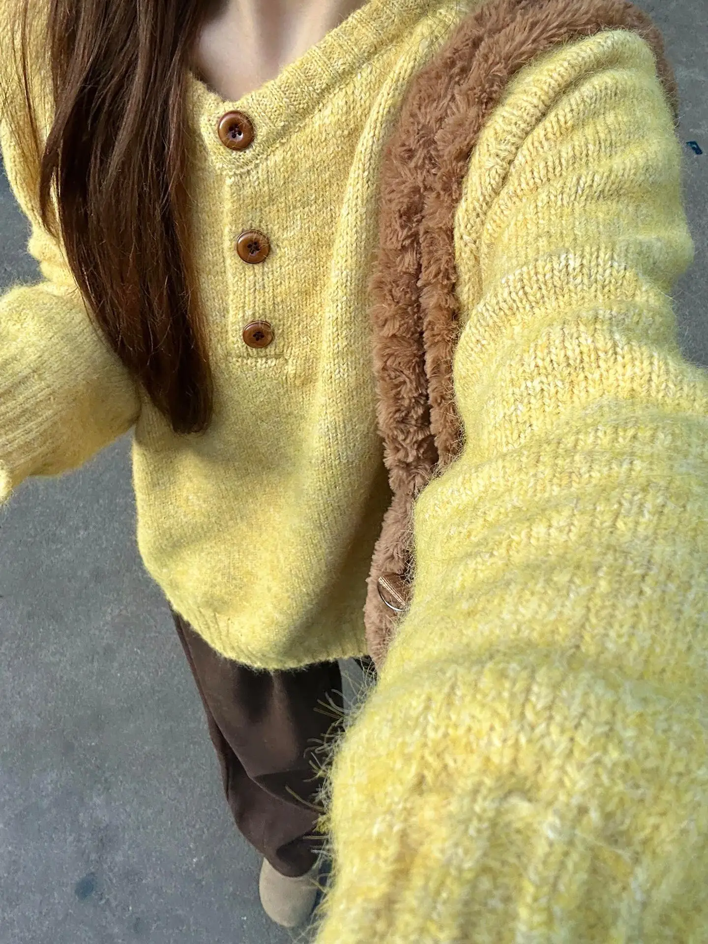 Ladies Thiened Knitted Sweater Loose Fit Overhead Sle Soft Autumn Winter Faion Sweet Sle Pure Color Long Sve round...