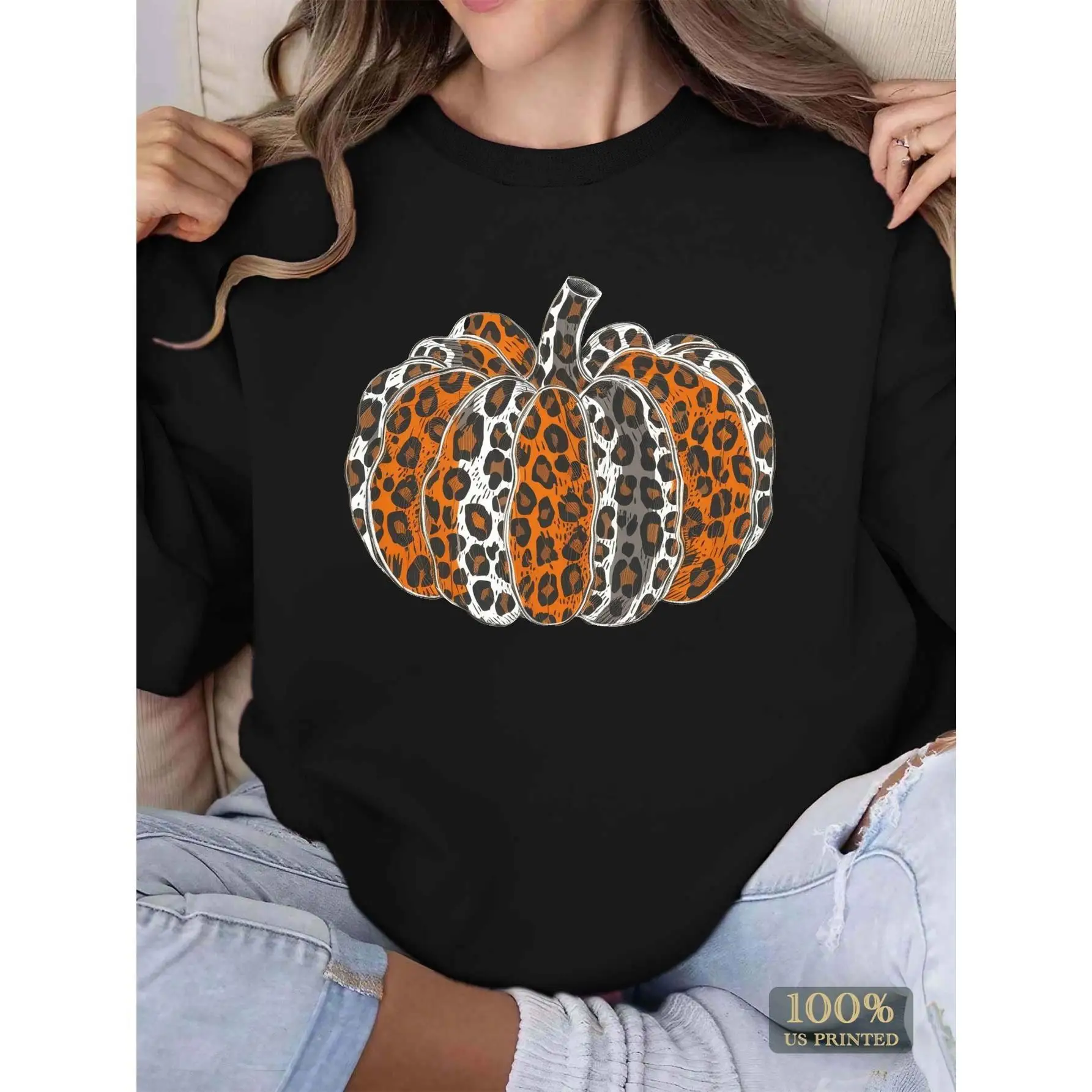 

Leopard Pumpkin Graphic Sweatshirt for Women, Trendy Fall Season Pullover, Halloween Thanksgiving Holiday Crewneck Tops