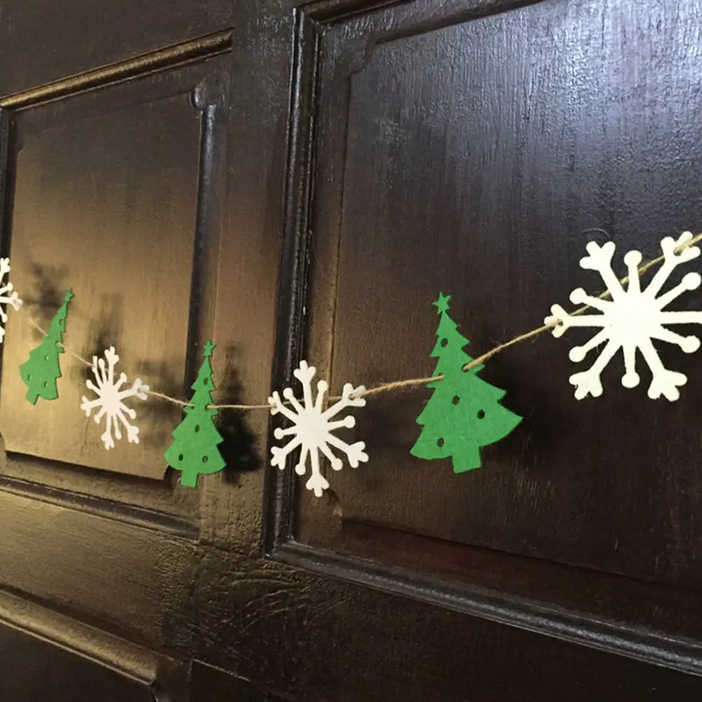 

2Pcs Snowflake Christmas Tree Hanging Banner Green White Party Garland Decoration Holiday Snowflake Shape Christmas Banner