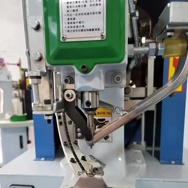 Double-sided shoe eye machine YH618R new hollow rivet machine no push groove corn machine y