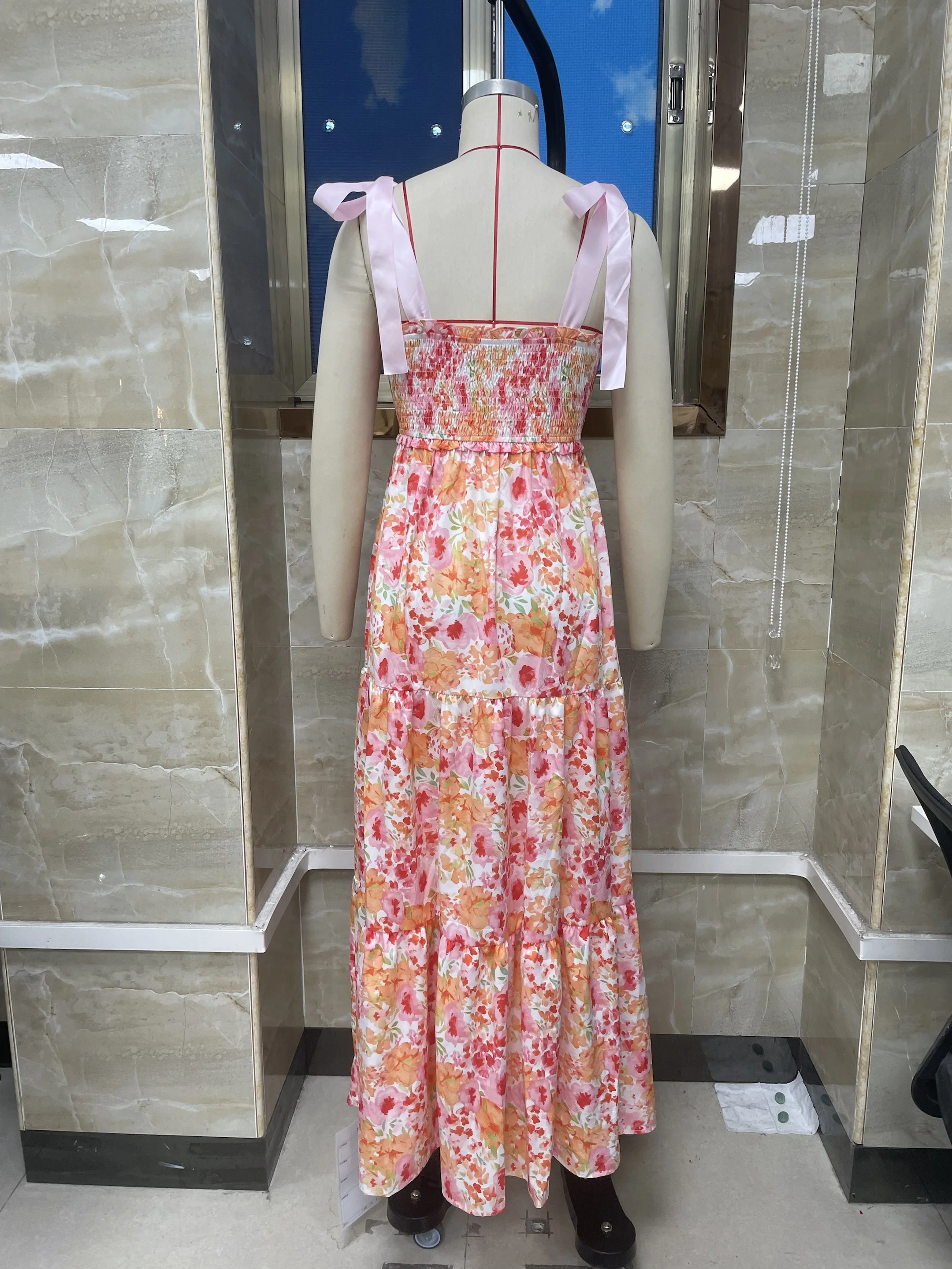 Robe à blocs de couleurs florales – Parfaite pour les jours d'été en rose – Disponible en S, M, L, XL