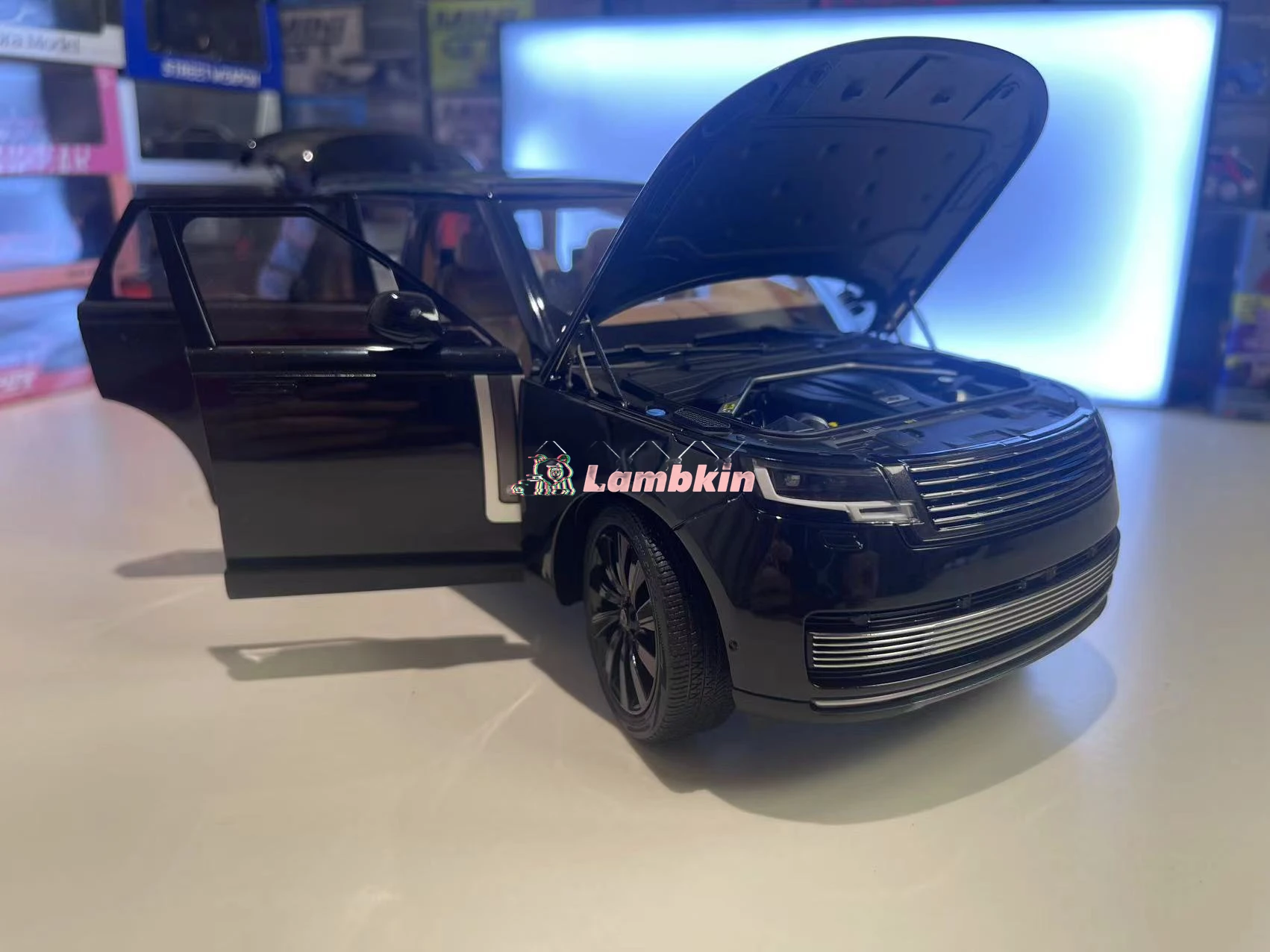 Chegada mais recente lcd 1/18 2022 range rover premium genesis longa distância entre eixos edição simulação liga de metal modelo carro coleção presente