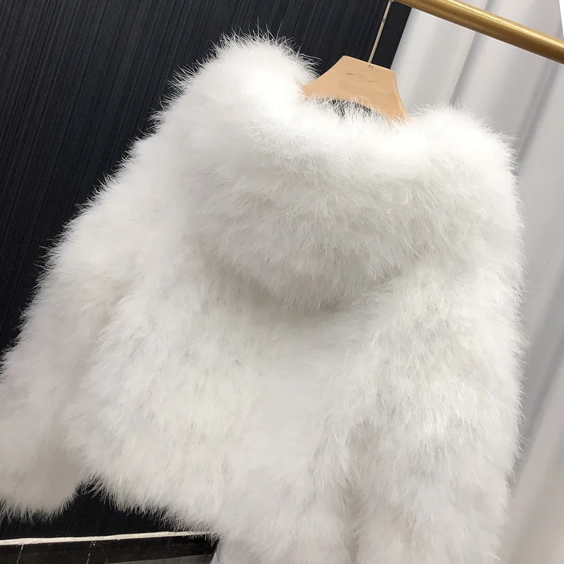 

Winter Ostrich Feather Turkey Fur Coats For Women Full Sleeves Hooded Pluffy Fur Jacket Fashion Casual Warm Outwear Female Y3457