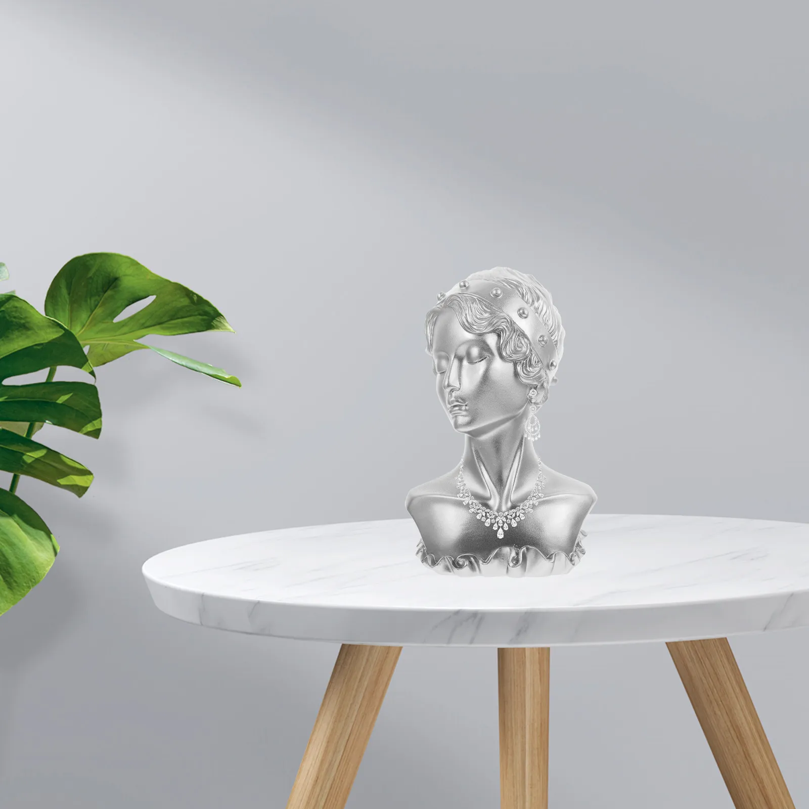 

Decoration Jewelry Display Resin Statue for Necklace Displays Mannequin Silver Rack Hanging Stand