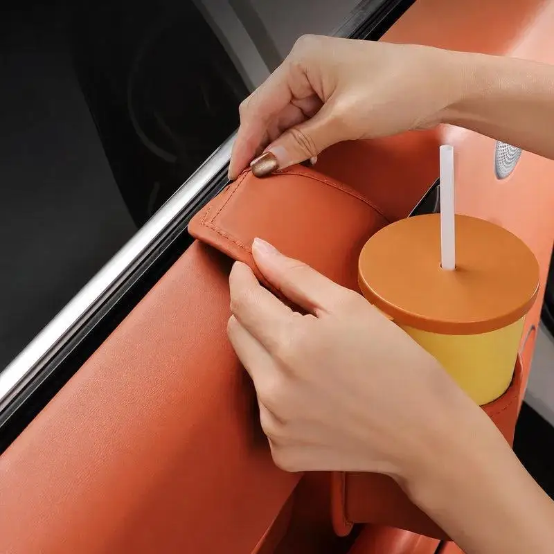 2026 Premium Leder Auto-Türhängetasche mit Getränkehalter und Seitenaufbewahrung für Flaschen, Telefon und Multifunktionales Zubehör – Detail 17