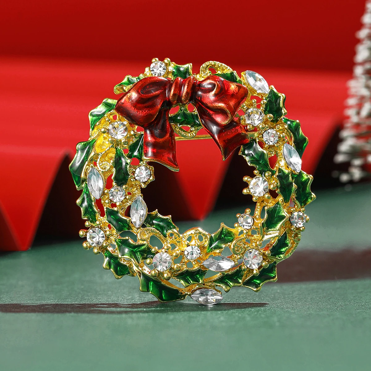 Christmas Rhinestone Wreath Brooches for Women Unisex Enamel Bell Pin Office Party Friend Gifts Accessories