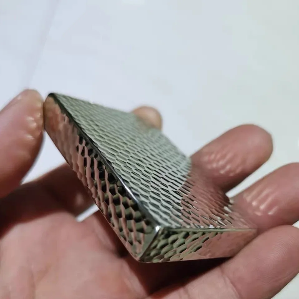 Copper-nickel hammered pattern paperweight home decoration