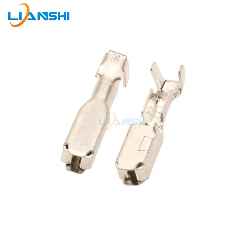 

1813018-3/1813018-2 is suitable for the pin series terminal blocks of automotive wiring harness connectors