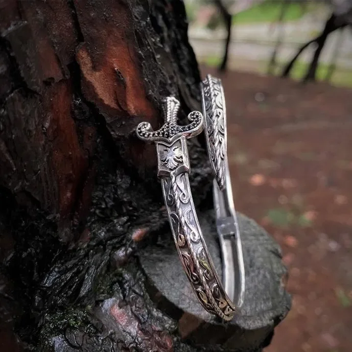 Retro New Chinese Ancient Sword Bracelet Lovers Fashion Joker Hand Jewelry Exquisite Carving Craft Bracelet