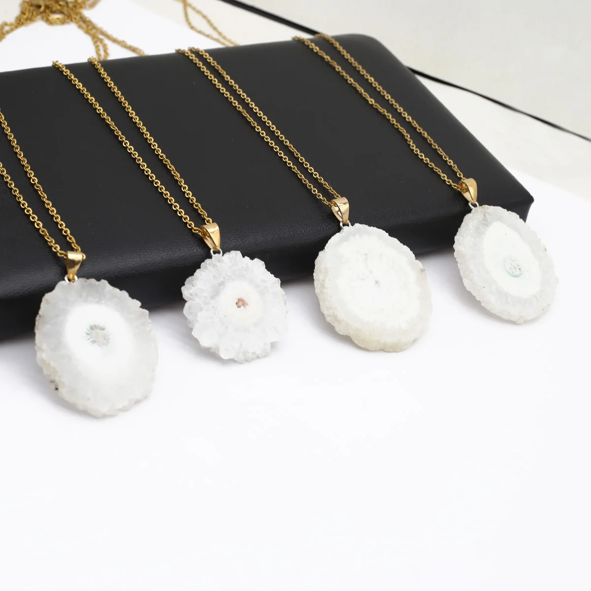 Natural Stone Crystal Agate Pendant Necklace Irregular Reiki Healing White Druzy Charms Jewelry Stainless Steel Chain Accessory