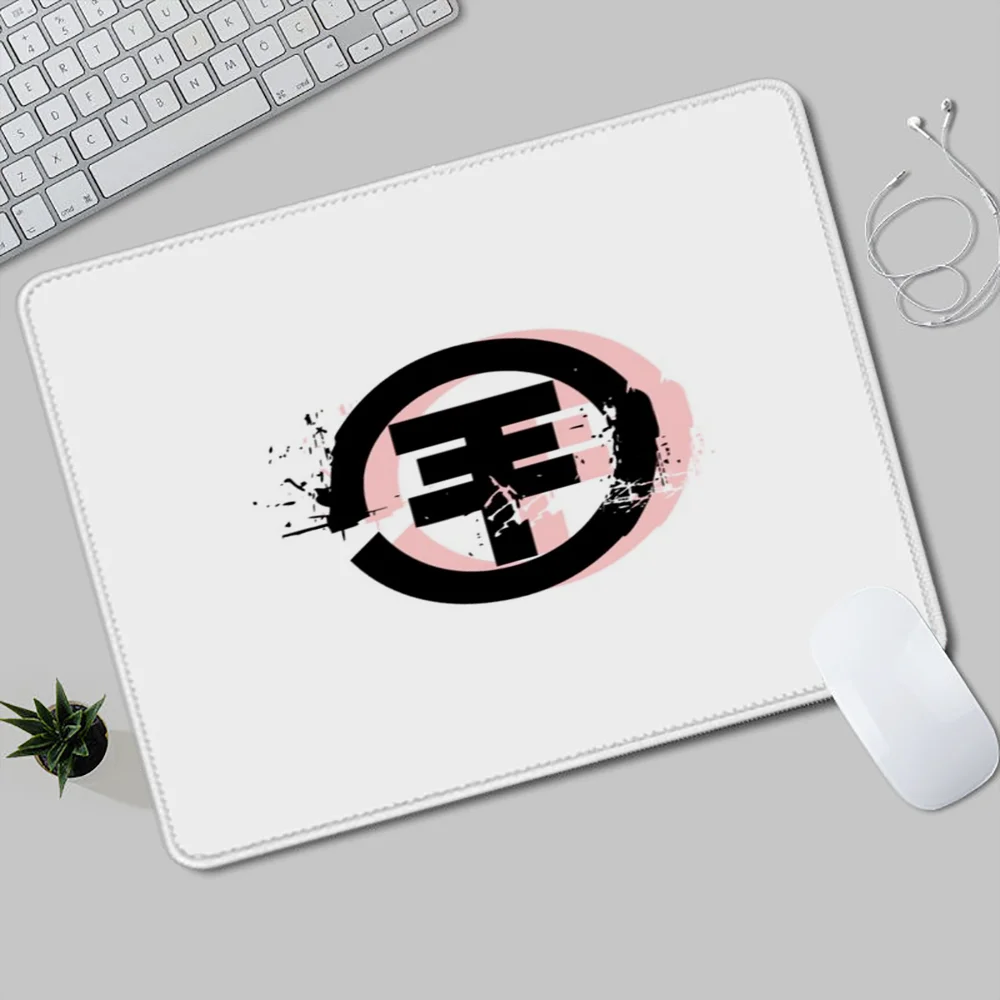 Small Mouse Pad Gaming Mat Tokio Hotel Desk Gadgets Mousepad Gamer Office Rug Offices Accessories Mats Anime Computer Mause Cute