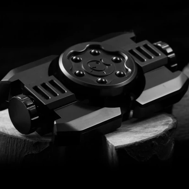 Black Mirror EDC Tomahawk Two-leaf Mechanical Metal Rotating Fidget Spinner Decompression Desktop Toy