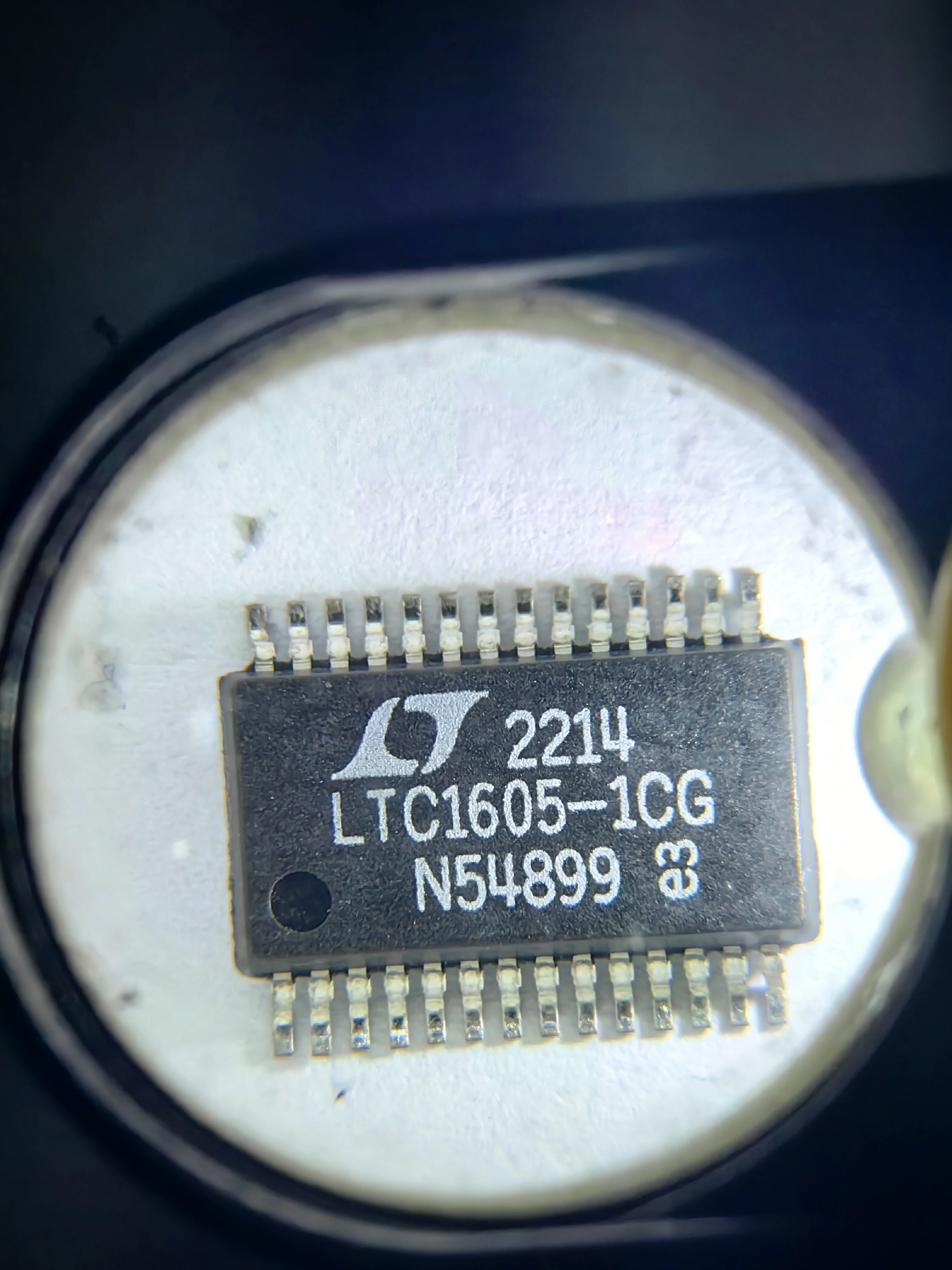 LTC1605 LTC1605-1CG LTC1605-1IG LTC1605-2CG LTC1605-2IG - Alimentación única de 16 bits, 100 kps, ADC de muestreo