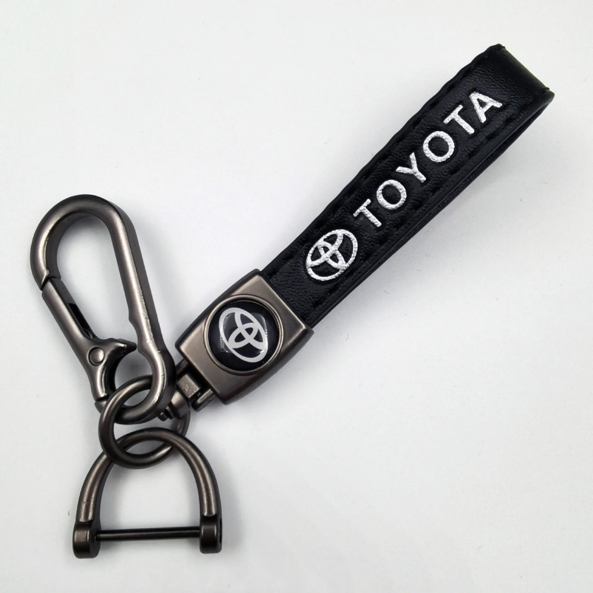 3D Metal/Leather Car Styling Keychain For Toyota Chr rav4 Yaris prius avensis Corolla Camry Key Chain Key Rings Auto Accessories