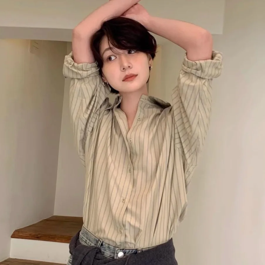 

Осенняя коллекция 2026: Универсальная рубашка Dongda Gate премиум-класса с длинным рукавом, на пуговицах, повседневная, свободного кроя, из хлопка, в полоску, с отложным воротником