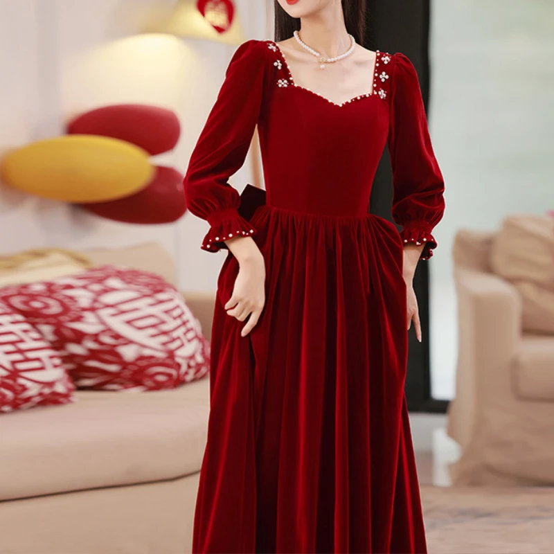 

Fashion Chinese Vintage Square Collar High End Wedding Party Dress Stretch Sleeve Simple Pleated Robe Diamond Appliques Gown