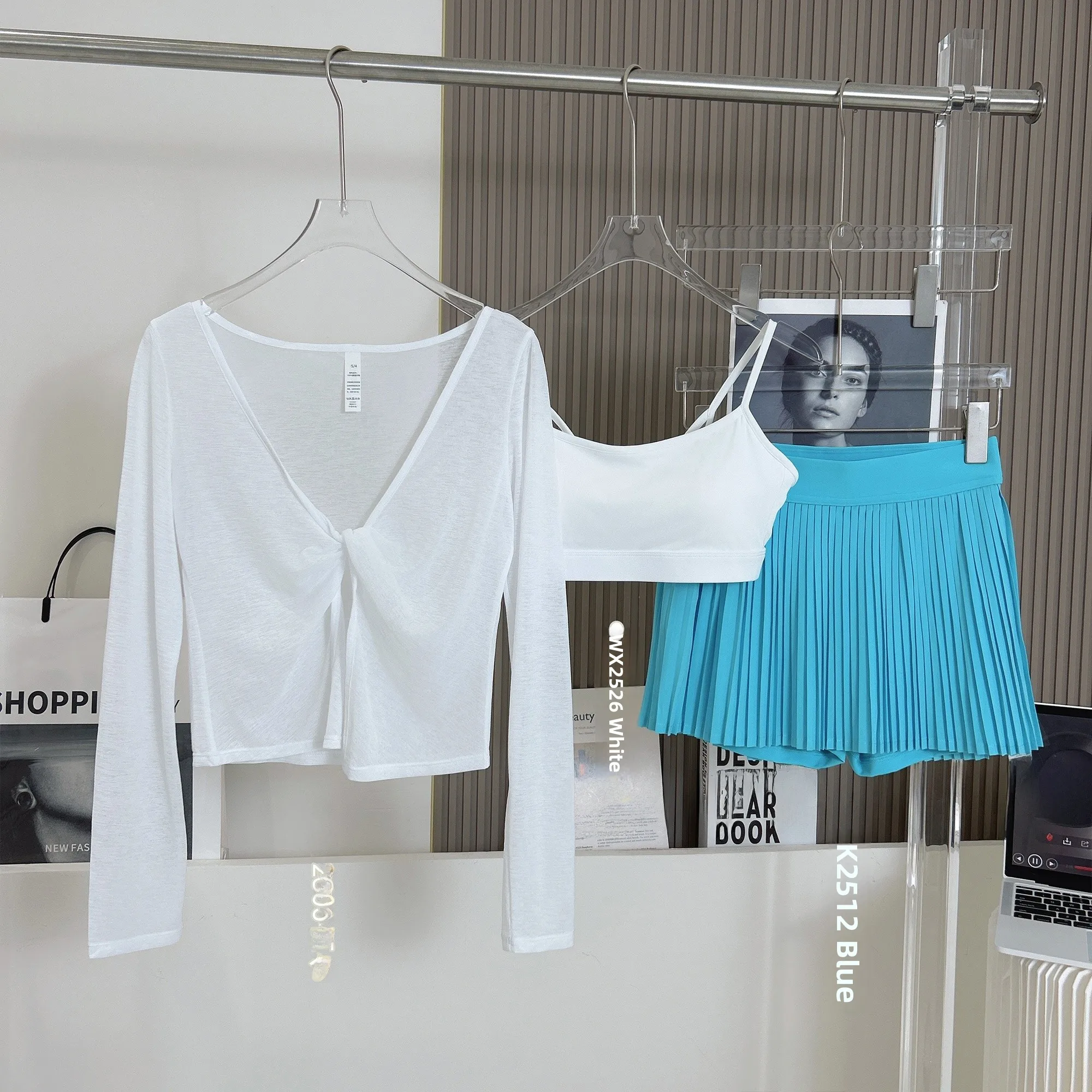 

New 2025 Pilates Yoga Fitn Women's Sportswear Set Two-Piece Tee-Piece Long Sve Fitn Clothing for Women