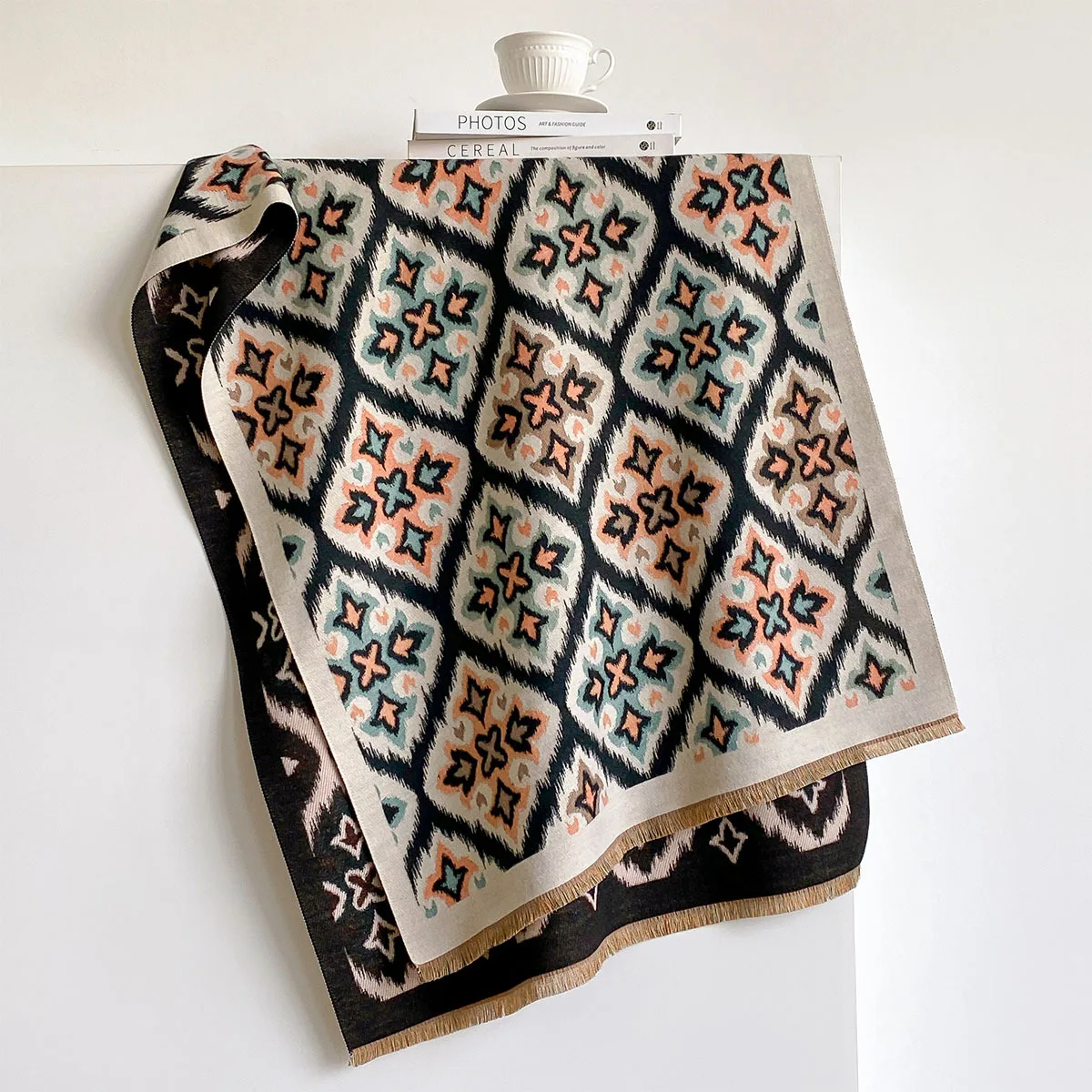 Damski dwustronny szal z imita – Woven Scarf Blanket recenzja i cena